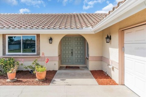 House in North Port, Florida 3 bedrooms, 218.88 sq.m. № 1552586 - photo 27
