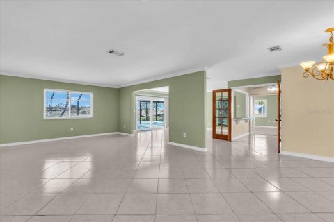 House in North Port, Florida 3 bedrooms, 218.88 sq.m. № 1552586 - photo 30