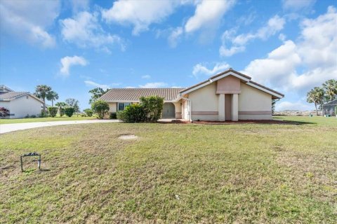 House in North Port, Florida 3 bedrooms, 218.88 sq.m. № 1552586 - photo 26