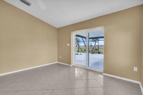 House in North Port, Florida 3 bedrooms, 218.88 sq.m. № 1552586 - photo 19
