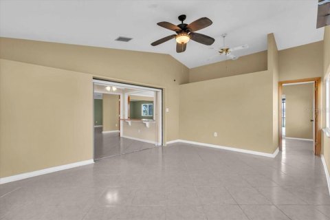 House in North Port, Florida 3 bedrooms, 218.88 sq.m. № 1552586 - photo 18