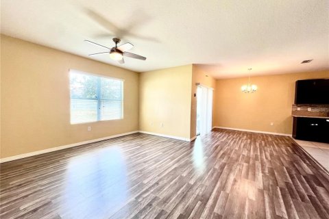 Villa ou maison à louer à Kissimmee, Floride: 4 chambres, 171.5 m2 № 2425852 - photo 7