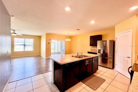 Villa ou maison à louer à Kissimmee, Floride: 4 chambres, 171.5 m2 № 2425852 - photo 8