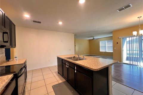 Villa ou maison à louer à Kissimmee, Floride: 4 chambres, 171.5 m2 № 2425852 - photo 9