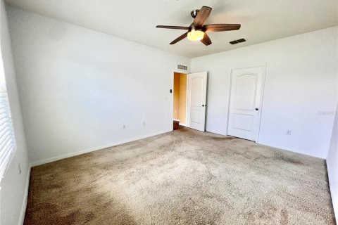 Villa ou maison à louer à Kissimmee, Floride: 4 chambres, 171.5 m2 № 2425852 - photo 11
