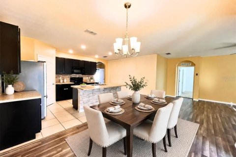 Villa ou maison à louer à Kissimmee, Floride: 4 chambres, 171.5 m2 № 2425852 - photo 5