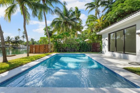 Casa en venta en Miami Beach, Florida, 4 dormitorios № 2016073 - foto 26