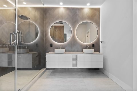 Casa en venta en Miami Beach, Florida, 4 dormitorios № 2016073 - foto 12
