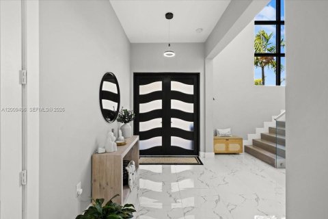 Villa ou maison à louer à Davie, Floride: 4 chambres, 295.34 m2 № 2072804 - photo 4