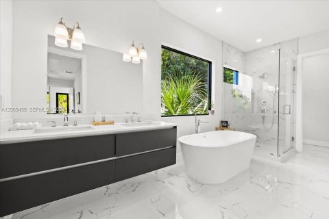 Villa ou maison à louer à Davie, Floride: 4 chambres, 295.34 m2 № 2072804 - photo 29
