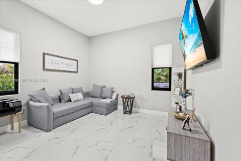 Villa ou maison à louer à Davie, Floride: 4 chambres, 295.34 m2 № 2072804 - photo 10