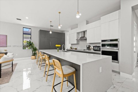 Villa ou maison à louer à Davie, Floride: 4 chambres, 295.34 m2 № 2072804 - photo 13