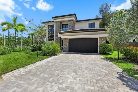 Villa ou maison à louer à Davie, Floride: 4 chambres, 295.34 m2 № 2072804 - photo 2