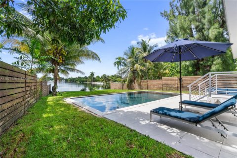 Casa en venta en Miami Springs, Florida, 3 dormitorios, 173.63 m2 № 1928003 - foto 27