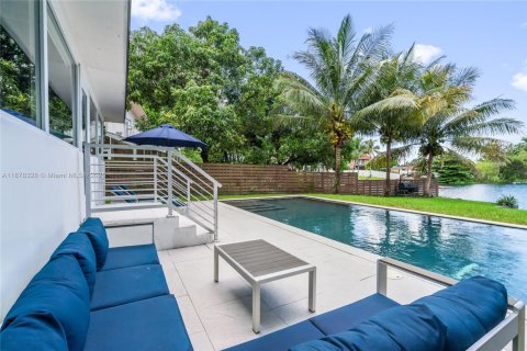 Casa en venta en Miami Springs, Florida, 3 dormitorios, 173.63 m2 № 1928003 - foto 30