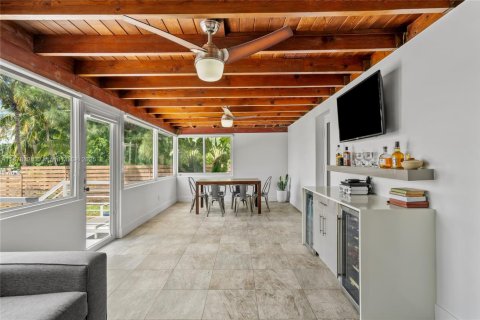 Casa en venta en Miami Springs, Florida, 3 dormitorios, 173.63 m2 № 1928003 - foto 25