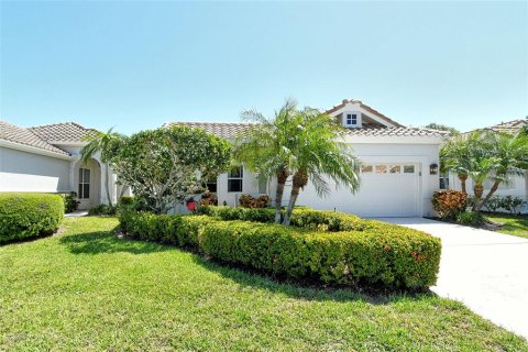 House in Sarasota, Florida 2 bedrooms, 175.21 sq.m. № 1634126 - photo 1