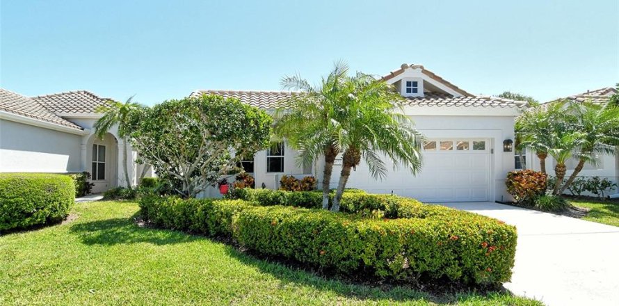 House in Sarasota, Florida 2 bedrooms, 175.21 sq.m. № 1634126