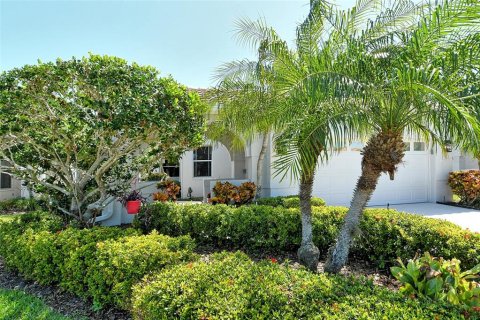 House in Sarasota, Florida 2 bedrooms, 175.21 sq.m. № 1634126 - photo 3