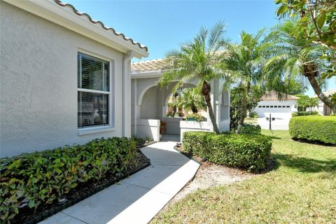 House in Sarasota, Florida 2 bedrooms, 175.21 sq.m. № 1634126 - photo 7
