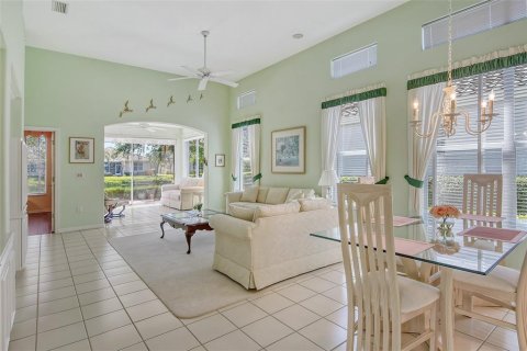 House in Sarasota, Florida 2 bedrooms, 175.21 sq.m. № 1634126 - photo 11