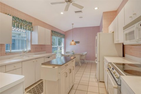 House in Sarasota, Florida 2 bedrooms, 175.21 sq.m. № 1634126 - photo 21