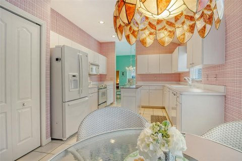 House in Sarasota, Florida 2 bedrooms, 175.21 sq.m. № 1634126 - photo 25