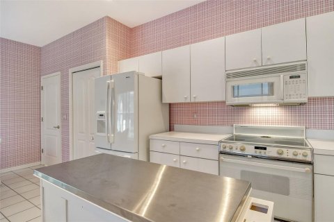 House in Sarasota, Florida 2 bedrooms, 175.21 sq.m. № 1634126 - photo 23