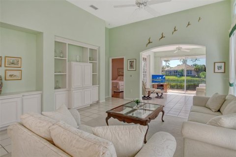 House in Sarasota, Florida 2 bedrooms, 175.21 sq.m. № 1634126 - photo 13
