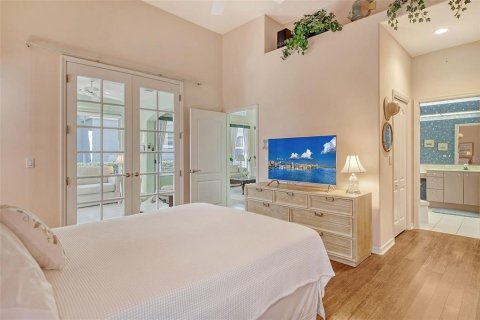 House in Sarasota, Florida 2 bedrooms, 175.21 sq.m. № 1634126 - photo 28