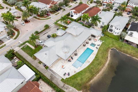 Casa en venta en Doral, Florida, 4 dormitorios, 267.37 m2 № 1984640 - foto 5