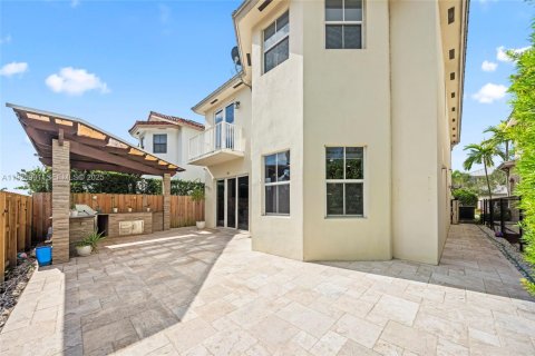 Casa en venta en Doral, Florida, 4 dormitorios, 267.37 m2 № 1984640 - foto 17