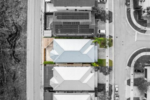 Casa en venta en Doral, Florida, 4 dormitorios, 267.37 m2 № 1984640 - foto 9