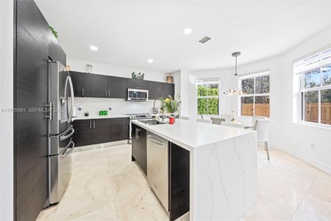 Casa en venta en Doral, Florida, 4 dormitorios, 267.37 m2 № 1984640 - foto 26