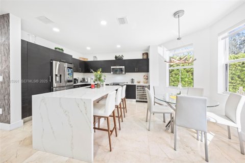 Casa en venta en Doral, Florida, 4 dormitorios, 267.37 m2 № 1984640 - foto 23
