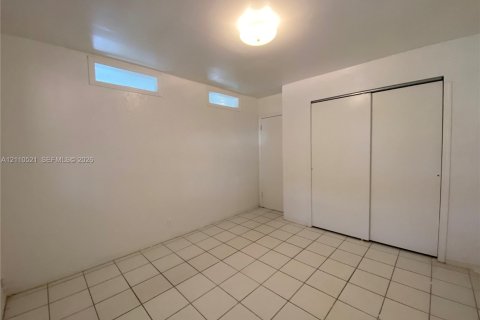 Casa en alquiler en Hollywood, Florida, 1 dormitorio, 255.48 m2 № 2428050 - foto 8