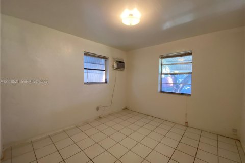 Casa en alquiler en Hollywood, Florida, 1 dormitorio, 255.48 m2 № 2428050 - foto 7