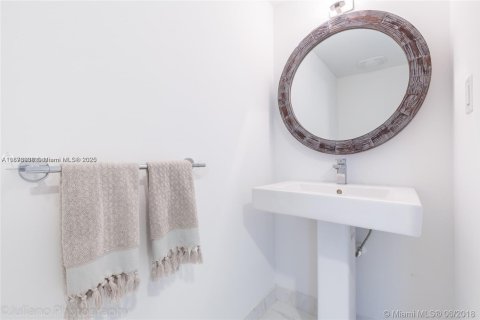 Copropriété à louer à Sunny Isles Beach, Floride: 3 chambres, 134.34 m2 № 1896214 - photo 18