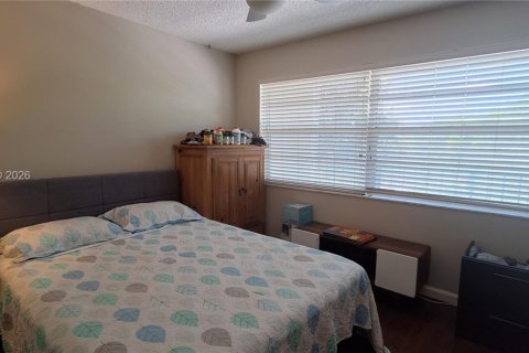 Condominio en venta en Lauderdale Lakes, Florida, 2 dormitorios, 89.19 m2 № 2075315 - foto 12
