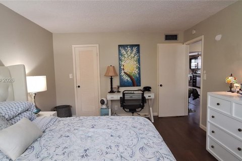 Condominio en venta en Lauderdale Lakes, Florida, 2 dormitorios, 89.19 m2 № 2075315 - foto 16