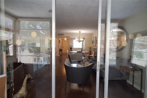 Condominio en venta en Lauderdale Lakes, Florida, 2 dormitorios, 89.19 m2 № 2075315 - foto 11