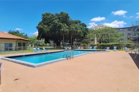 Condominio en venta en Lauderdale Lakes, Florida, 2 dormitorios, 89.19 m2 № 2075315 - foto 23