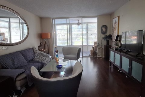 Condominio en venta en Lauderdale Lakes, Florida, 2 dormitorios, 89.19 m2 № 2075315 - foto 9