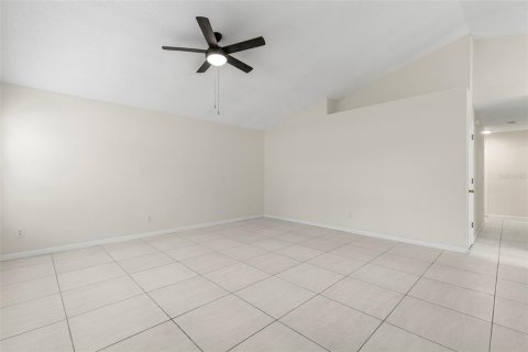 Casa en alquiler en Tampa, Florida, 3 dormitorios, 110.93 m2 № 1852848 - foto 3