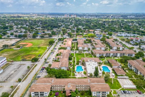 Copropriété à vendre à Miami, Floride: 2 chambres, 82.03 m2 № 1867167 - photo 28