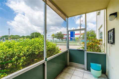 Copropriété à vendre à Miami, Floride: 2 chambres, 82.03 m2 № 1867167 - photo 10