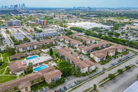 Copropriété à vendre à Miami, Floride: 2 chambres, 82.03 m2 № 1867167 - photo 3
