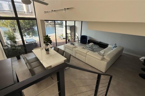 Condominio en venta en Sunny Isles Beach, Florida, 3 dormitorios, 220.18 m2 № 1871666 - foto 12
