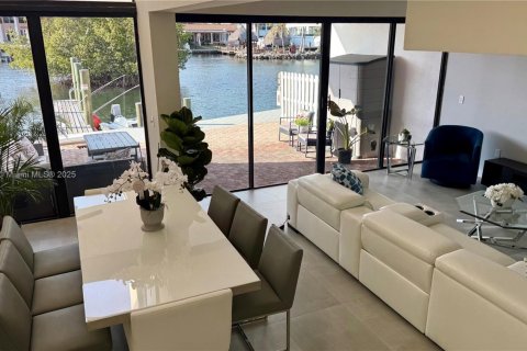 Condominio en venta en Sunny Isles Beach, Florida, 3 dormitorios, 220.18 m2 № 1871666 - foto 10