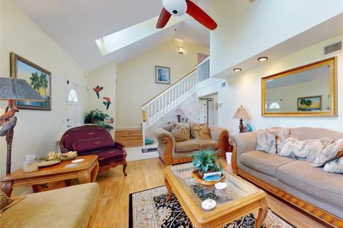 House in DeLand, Florida 5 bedrooms, 215.16 sq.m. № 1876431 - photo 8